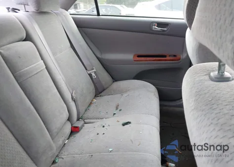 2004 Toyota Camry Xle z USA, uszkodzony, nr VIN 4T1BE32K34U920533